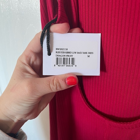 NWT magenta bodycon midi dress - Picture 3 of 3